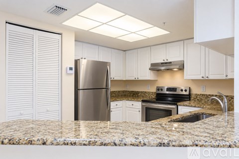 1000 Crestwood Court South 2 Beds Apartment for Rent