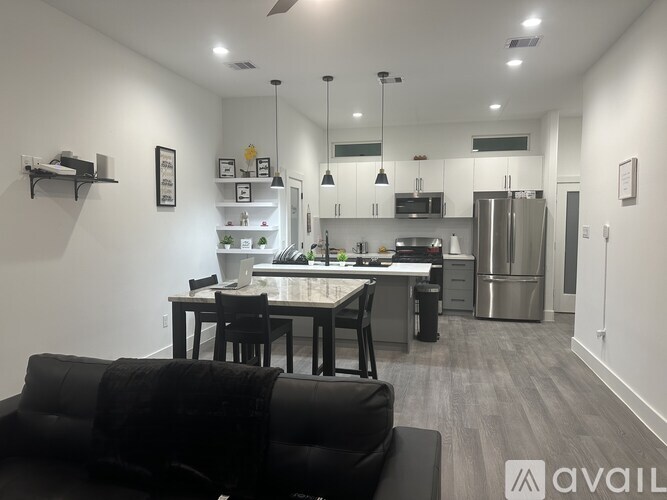 3230 Reeves St 5 Beds Single Family Home for Rent - Photo gallery 3