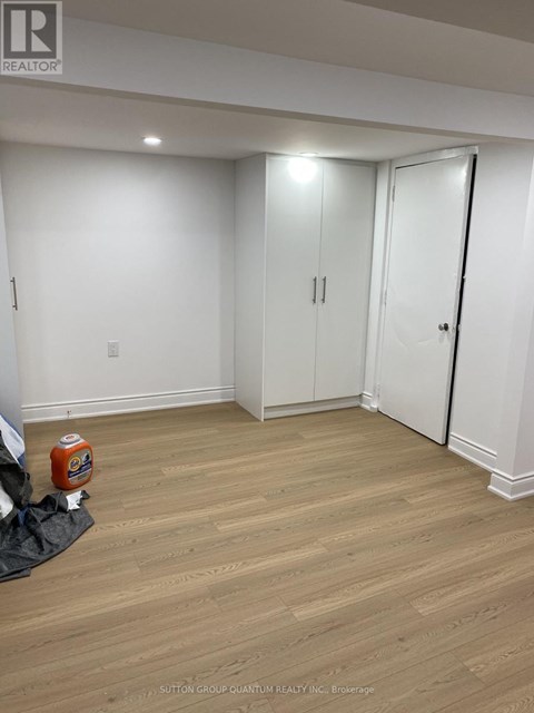 LOWER UNIT B - 314 LAKESHORE ROAD E 1 Apartment for Rent