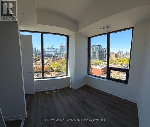 LPH18 - 28 EASTERN AVENUE 3 Beds Apartment for Rent