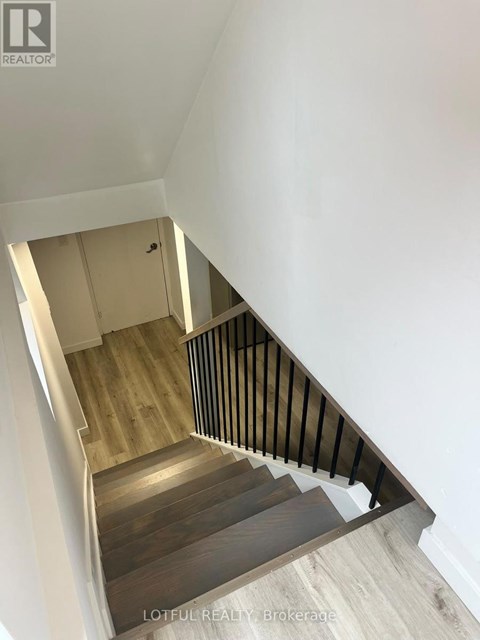 B - 907 SMYTH ROAD 2 Beds Apartment for Rent