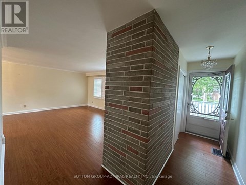94 QUEEN STREET S 3 Beds Apartment for Rent