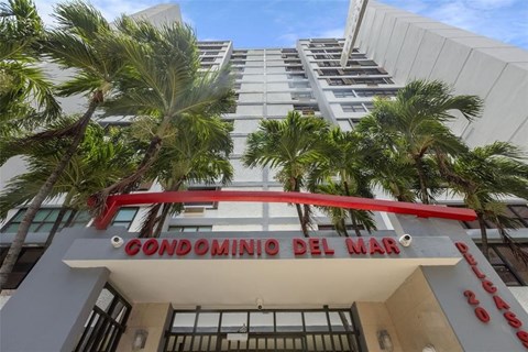 The hotel is called Condominio Del Mar.