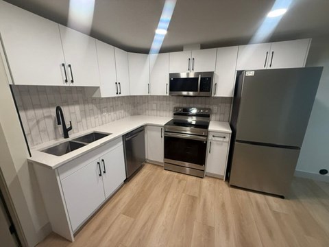 Basement, 13 Redpoll Wynd 2 Beds Apartment for Rent