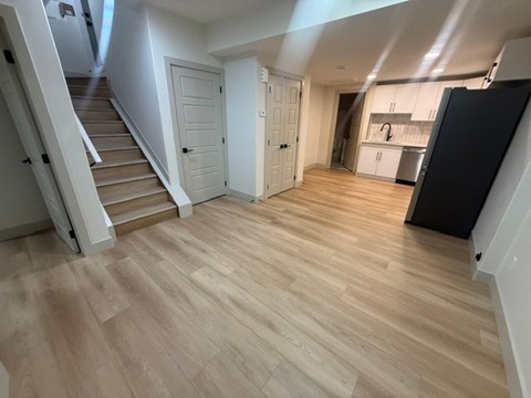 Basement, 13 Redpoll Wynd 2 Beds Apartment for Rent