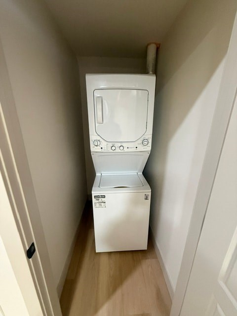 Basement, 13 Redpoll Wynd 2 Beds Apartment for Rent