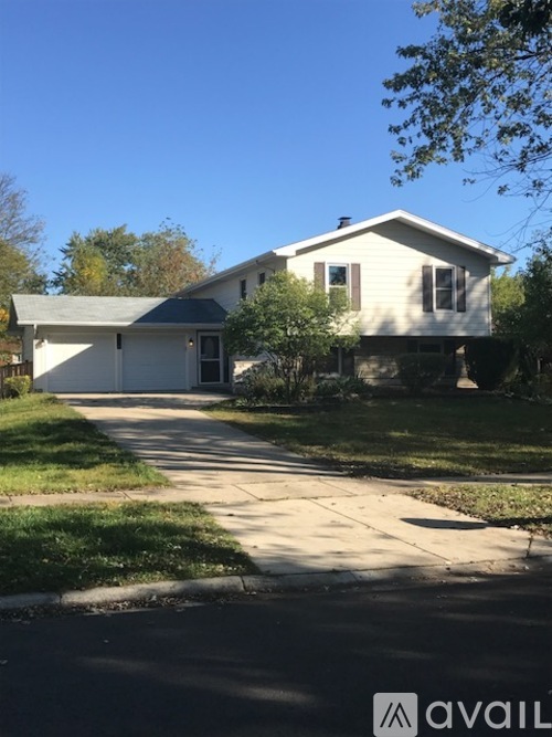512 Carlyle Lane 5 Beds Single Family Home for Rent - Photo gallery 1