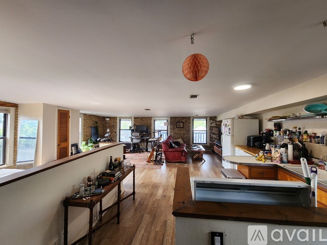 1048 N Marshfield Ave Studio Apartment for Rent - Photo gallery 1