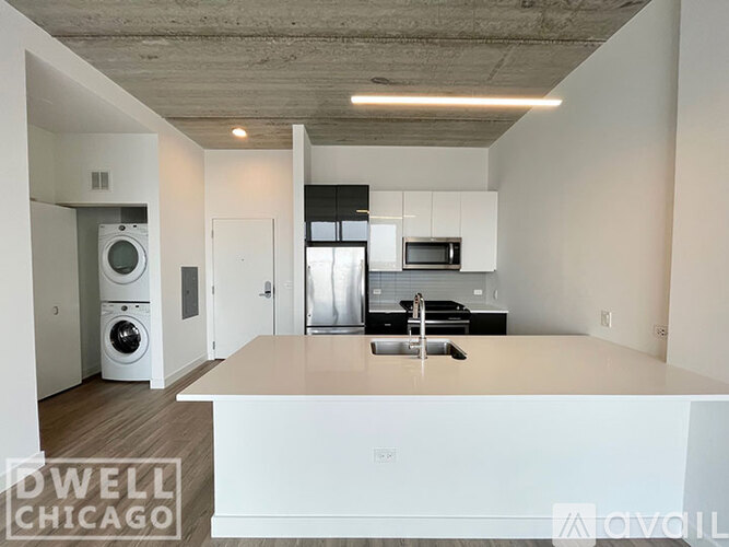 734 W Sheridan Rd 3 Beds Apartment for Rent - Photo gallery 1