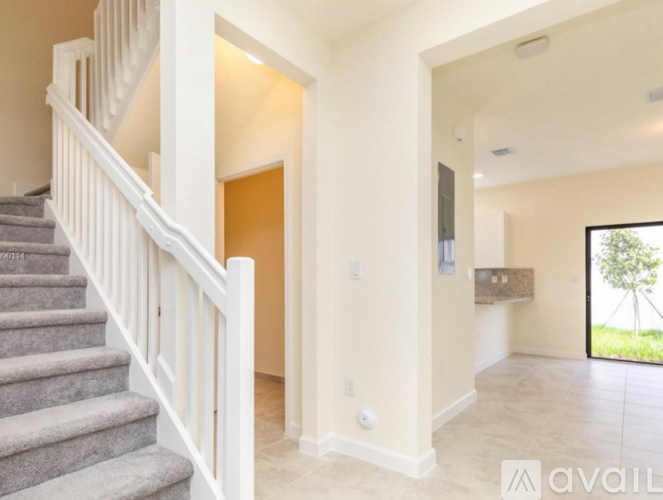 West 33rd Way 3 Beds Townhouse for Rent - Photo gallery 5