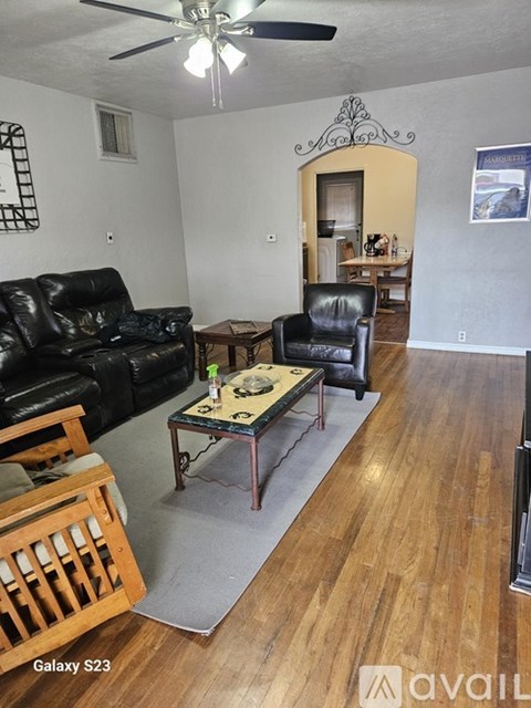 160 S 4Th Street 2 Beds Apartment for Rent