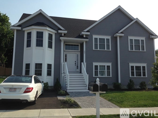 251 Oakwood Avenue 1 Apartment for Rent - Photo gallery 1