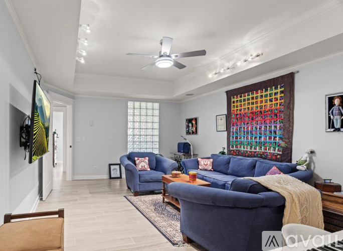 1900 Girard Place South 3 Beds Apartment for Rent - Photo gallery 1