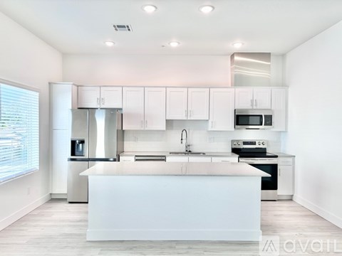 3232 N 37Th St 2 Beds Apartment for Rent