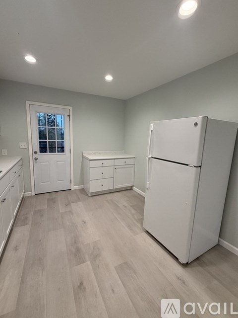 1615 Arling Avenue 2 Beds Apartment for Rent