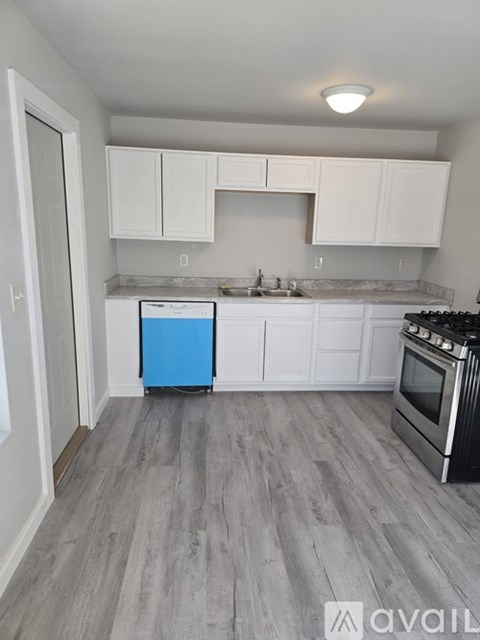 415 Lindenwood Drive 3 Beds Apartment for Rent