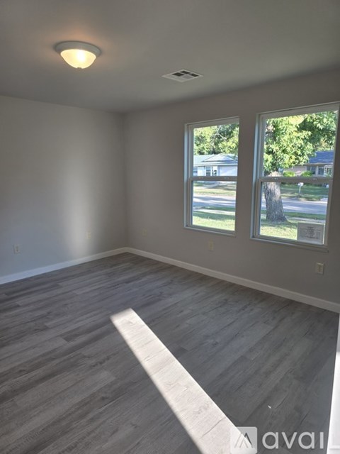415 Lindenwood Drive 3 Beds Apartment for Rent