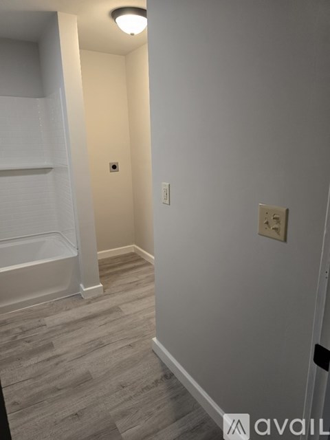 415 Lindenwood Drive 3 Beds Apartment for Rent