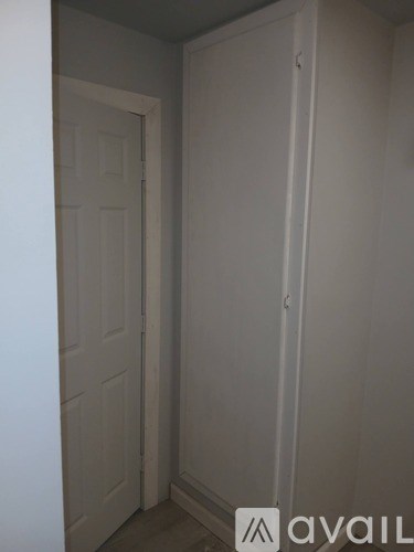415 Lindenwood Drive 3 Beds Apartment for Rent