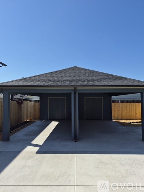 667 E 32Nd Ave 2 Beds Apartment for Rent