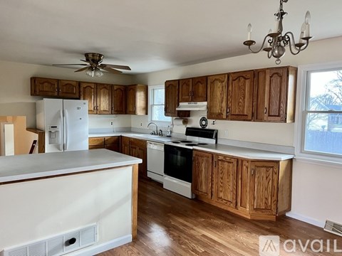 722 Chrysler Avenue 4 Beds Apartment for Rent