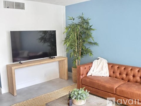 1000 West Ave Studio Apartment for Rent