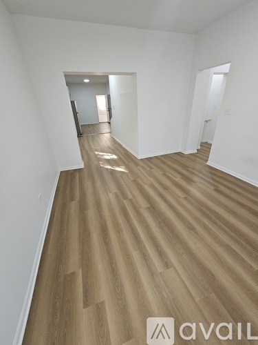 7042 S Vernon Ave 5 Beds Apartment for Rent