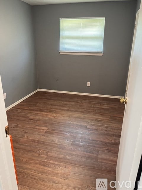 923 SW 1St St 3 Beds Apartment for Rent
