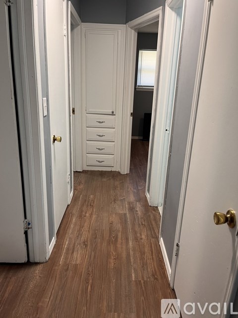 923 SW 1St St 3 Beds Apartment for Rent