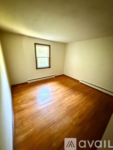 372 Park St 2 Beds Apartment for Rent