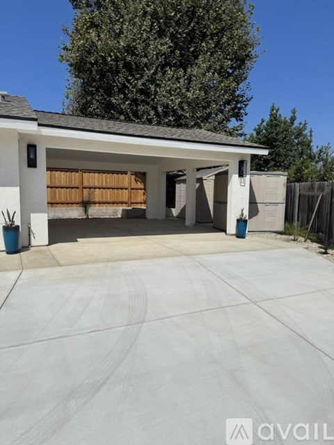 67 Newcastle Cir Unit B 2 Beds Apartment for Rent