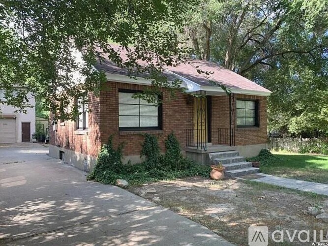 1174 E Elgin Ave 2 Beds Single Family Home for Rent - Photo gallery 1