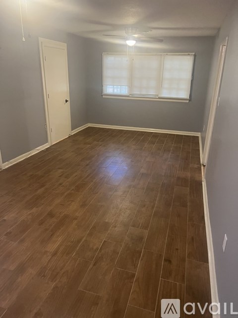 352 Queen Theresa Lane 3 Beds Apartment for Rent