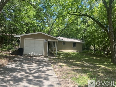 352 Queen Theresa Lane 3 Beds Apartment for Rent