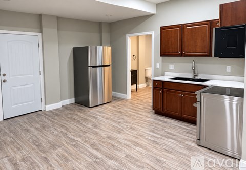 387 Broad St 2 Beds Apartment for Rent