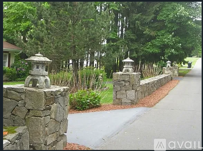 9 Lombard Drive 5 Beds Single Family Home for Rent - Photo gallery 3