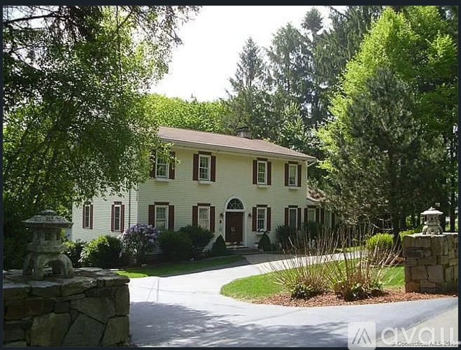 9 Lombard Drive 5 Beds Single Family Home for Rent - Photo gallery 4
