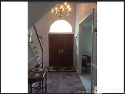 9 Lombard Drive 5 Beds Apartment for Rent