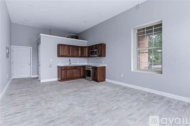 387 Broad St Studio Apartment for Rent - Photo gallery 3
