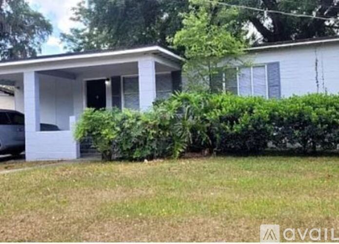 6330 Wilson Blvd 3 Beds Single Family Home for Rent - Photo gallery 1