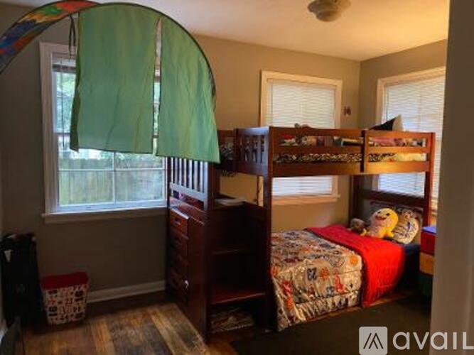 1126 McKinlay Ct 3 Beds Single Family Home for Rent - Photo gallery 5