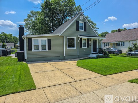 612 Princeton Avenue 3 Beds Apartment for Rent