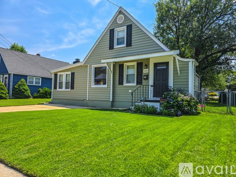 612 Princeton Avenue 3 Beds Apartment for Rent