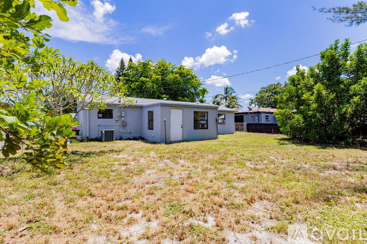 1421 Northwest 32nd Avenue 4 Beds Single Family Home for Rent - Photo gallery 3