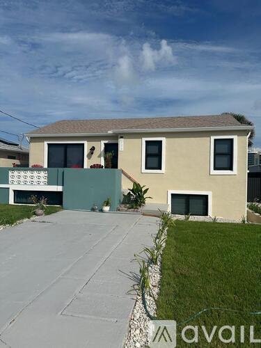 139 Park Avenue 4 Beds Single Family Home for Rent - Photo gallery 1