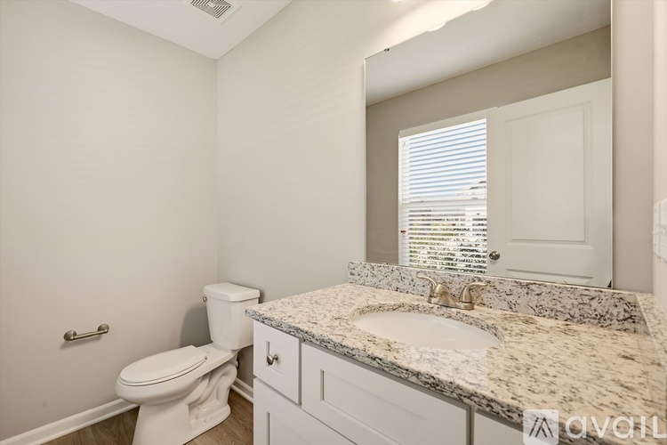 9135 Southwest 2nd St 4 Beds Single Family Home for Rent - Photo gallery 5
