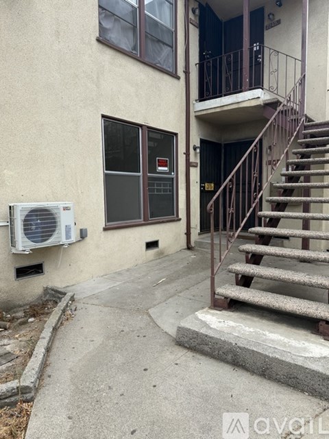 7347 Bakman Ave 2 Beds Apartment for Rent