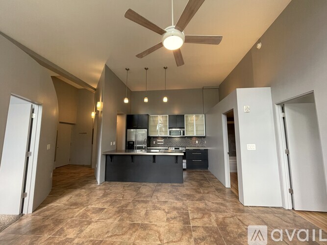 208 W Broadway 2 Beds Apartment for Rent - Photo gallery 1