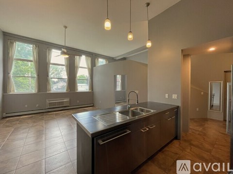 208 W Broadway 2 Beds Apartment for Rent