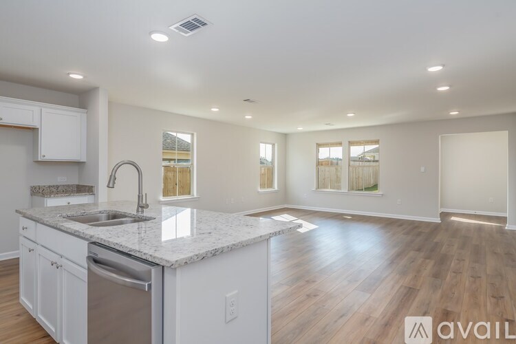 605 Ridgeland Rd 3 Beds Single Family Home for Rent - Photo gallery 2